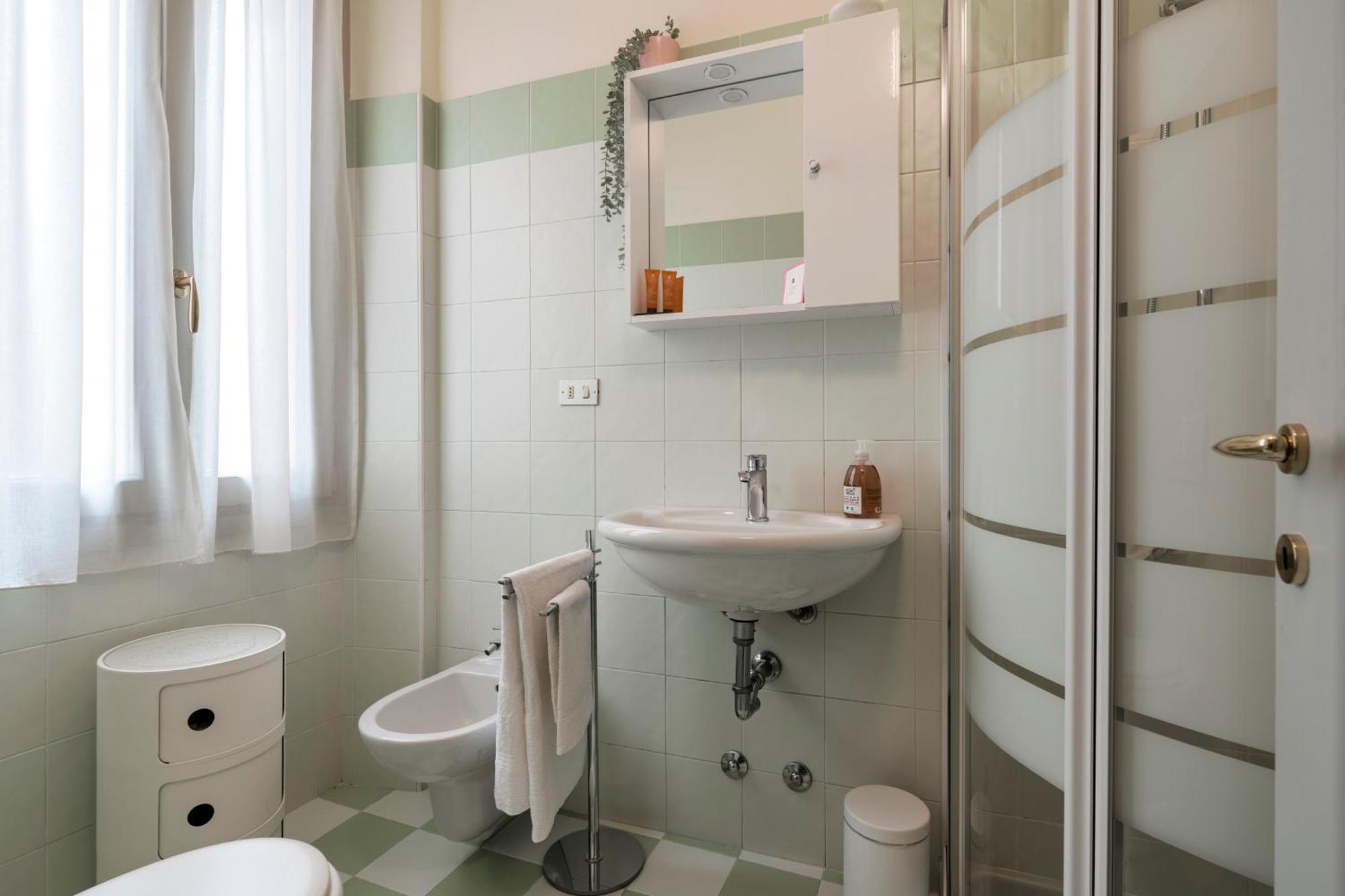 Iseo Portelle Holiday With Private Parking And Bike Storage Exterior photo